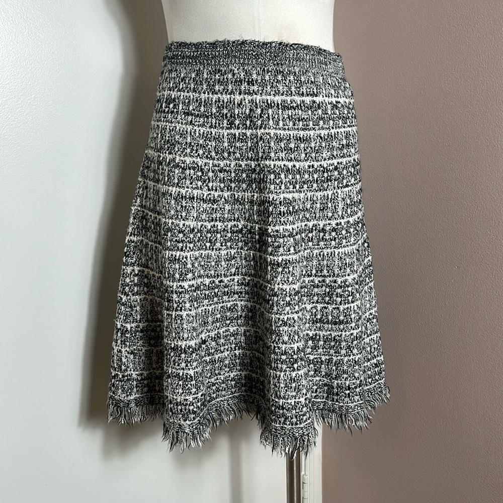 Sioni A- Line Skirt Knit Fringe Hem Black and White Stretchy size small